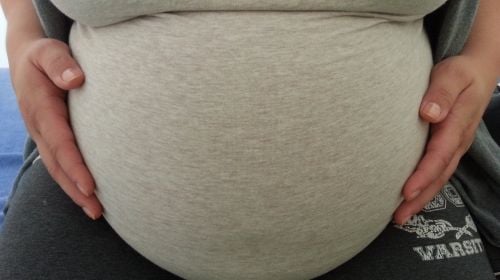 Babybauch Im 9 10 Monat 37 Bis 41 Ssw 9monate De