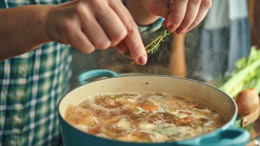 Wochenbettsuppe: Kraftbrühe nach der Geburt